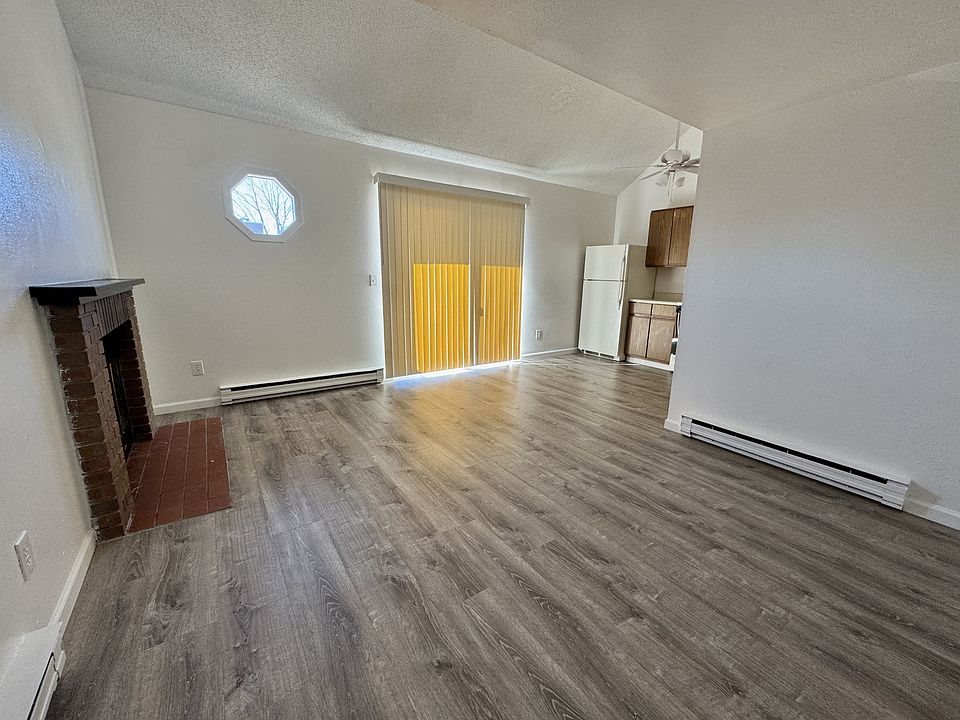1st image of 4501 Boardwalk Dr Building D-d-35