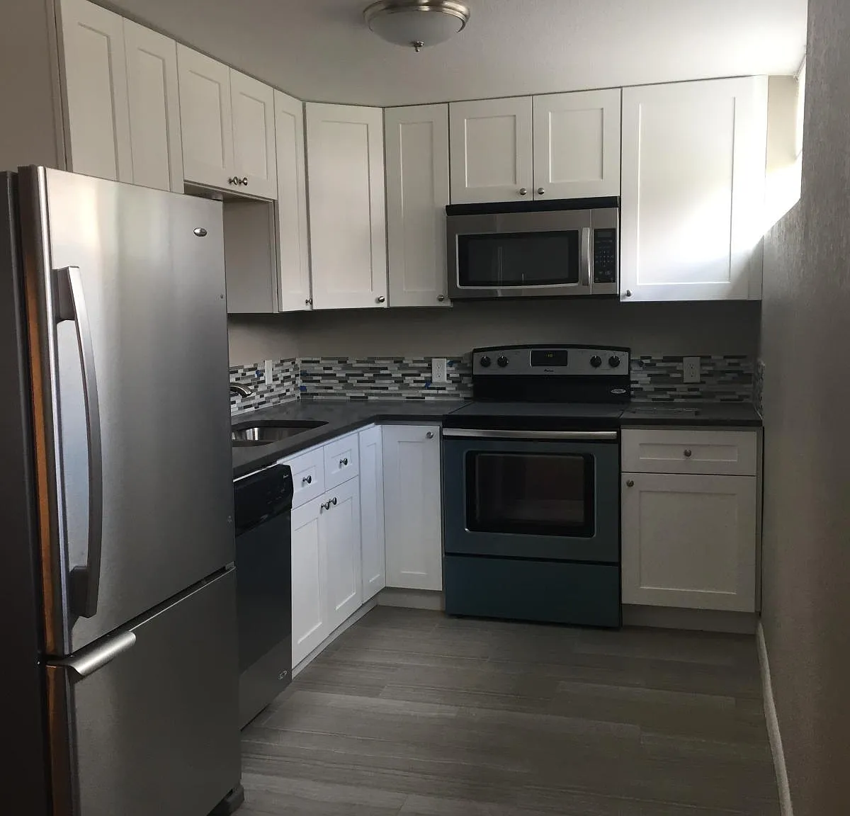 2 bed, 950 sqft, $1,700 — Photo 1