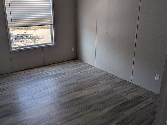 4th image of 375 Sky Harbor Rd #C