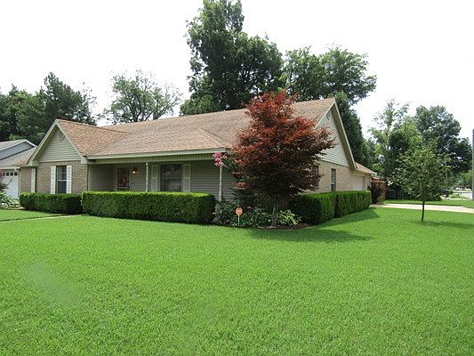 1st image of 1101 Evergreen Ln