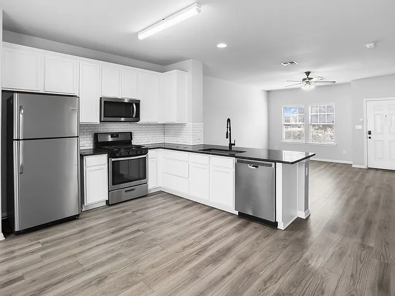 105 Switchgrass St — Photo 9