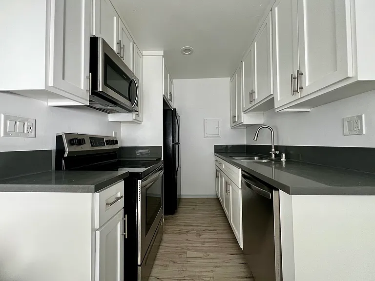 00-360 Lime Ave #303 — Photo 7