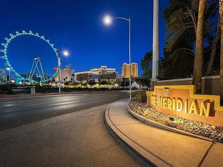 Koval gate entrance - where you can see how close the Monorail LINQ High Roller, Flamingo, and Venetian resorts are from the Meridian residence's.