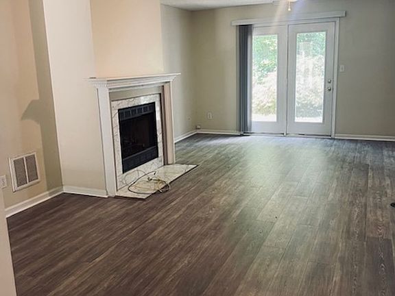 3rd image of 861 Royal Grove Ct