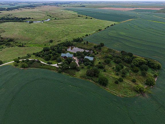 3rd image of 1554 Us Highway 81