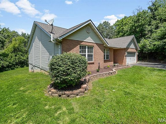 5th image of 232 Sheffield Dr