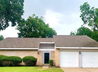 2419 Willow Bend Dr, Richmond, TX 77406