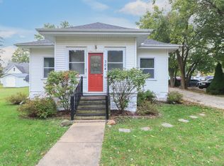 304 S Orchard St, Mackinaw, IL