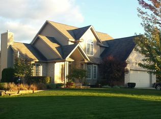 4361 Oak Tree Ct, Fenton, MI 48430