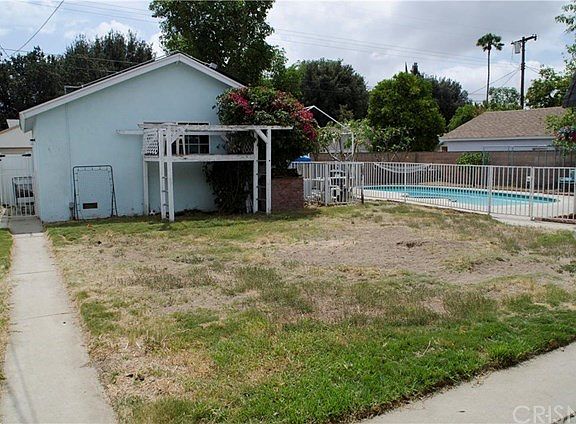 4th image of 7734 De Soto Ave