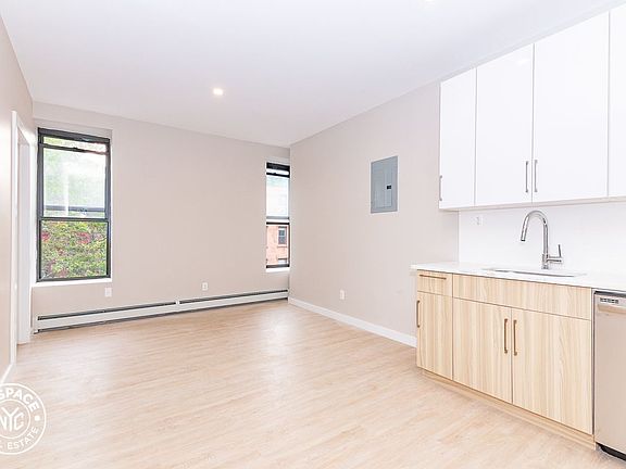 2nd image of 654 Putnam Ave #4CFF