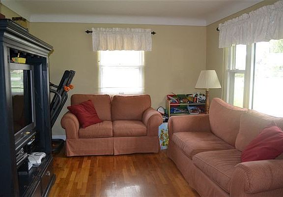 Hardwood Floors in your Living Room
