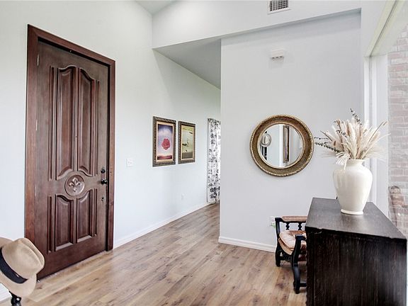 4th image of 1010 E Rockwood Trl