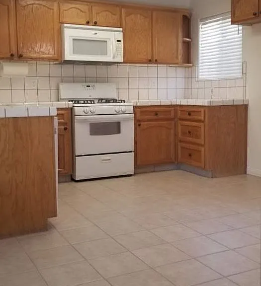 805 Sunset Meadow Ln — Photo 4