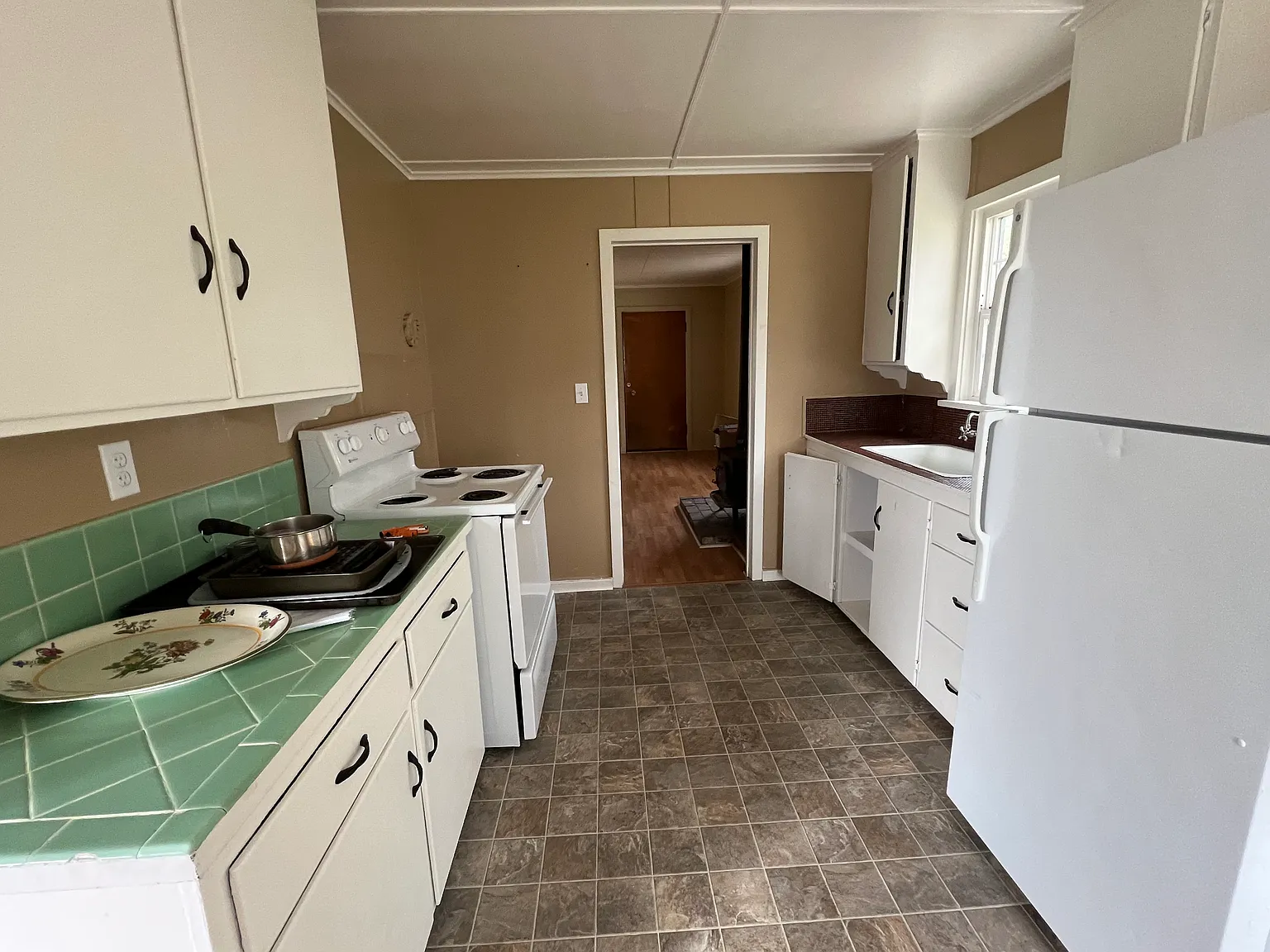 2 bed, 1.0 bath, 1100 sqft, $1,500 — Photo 3