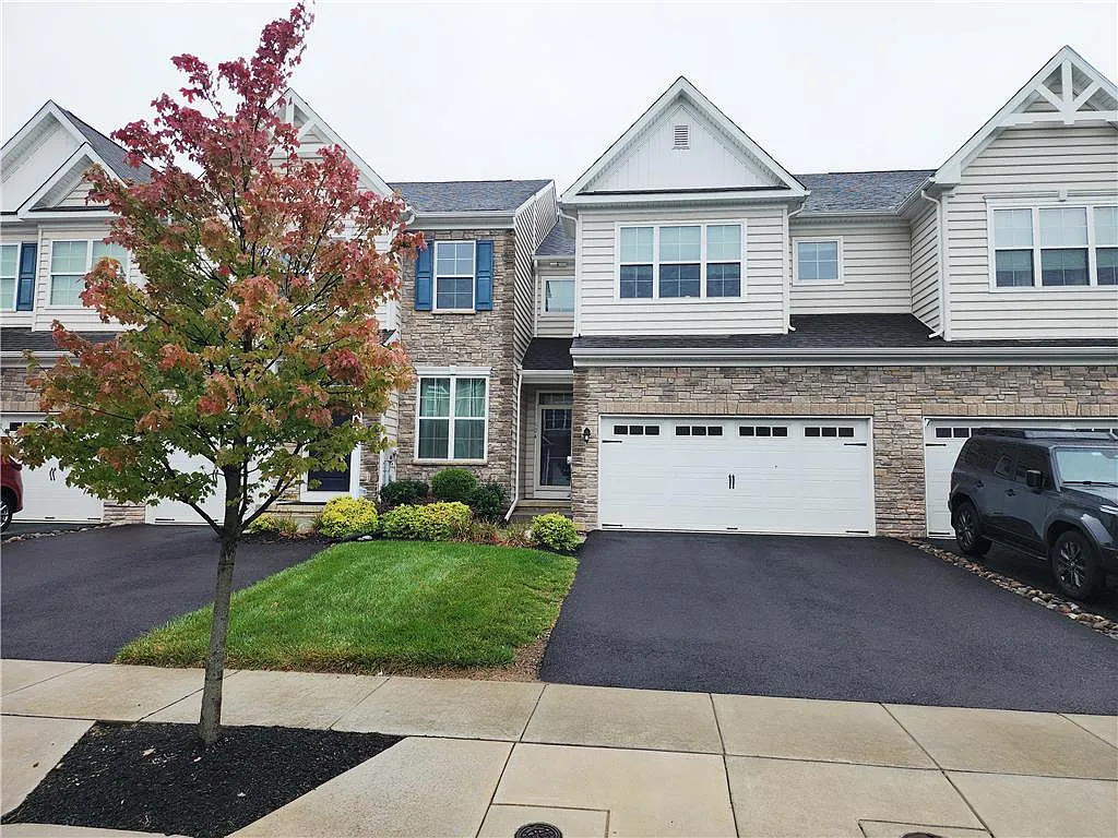 3 bed, 2.5 bath, 2022 sqft, $2,800 — Photo 1