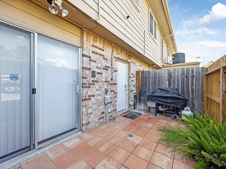 2501 Bering Dr #5 — Photo 10