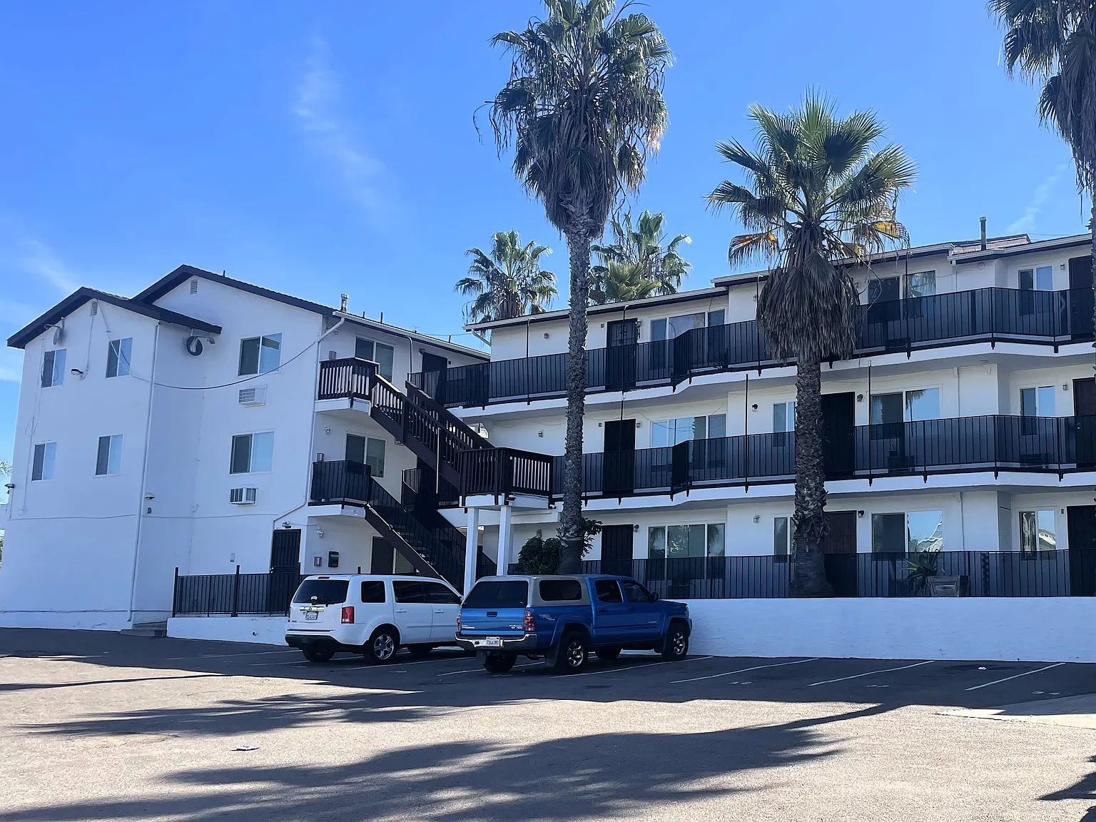 Genesis Apartments — Photo 4