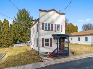 13 E Walnut St, Nazareth, PA 18064