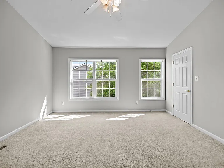 4718 Longhill Ln — Photo 25