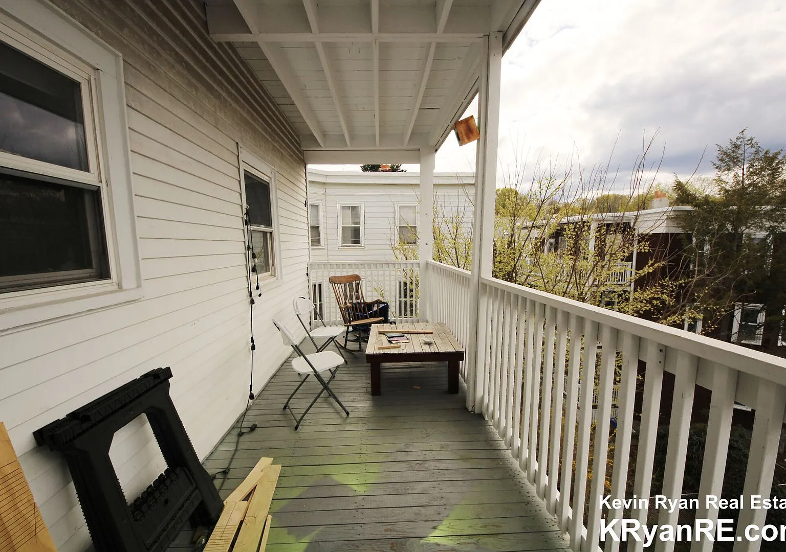 Large top floor 3 bed unit located in Brighton. — Photo 2