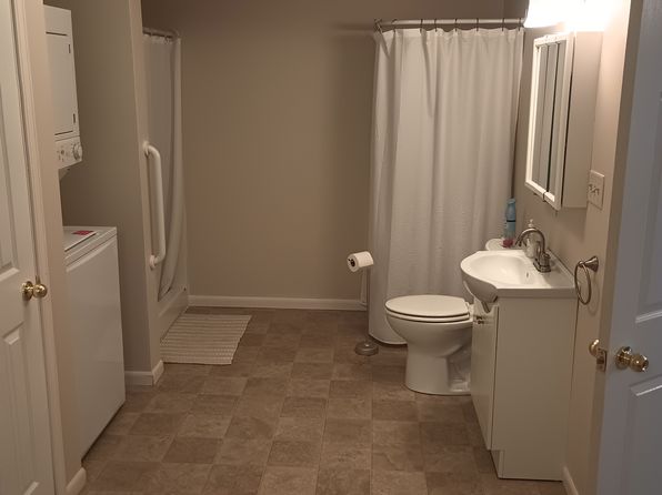593 1/2 W Hail St, Bushnell, IL 61422