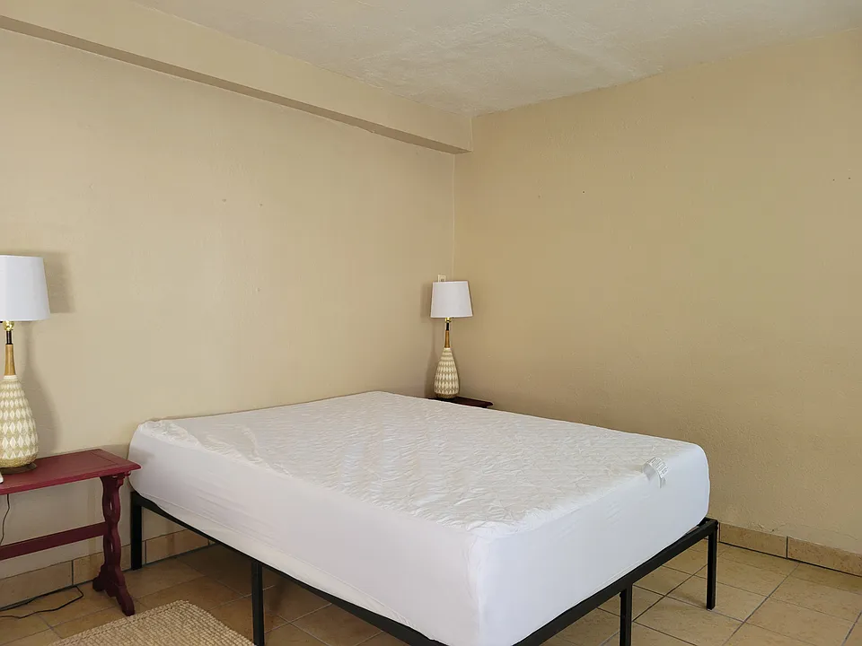 705 N Date St #7