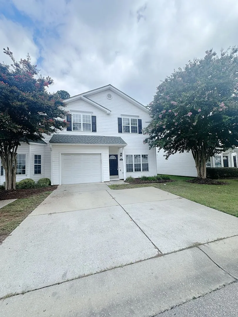 Amazing 3 bedroom 2 1/2 townhome with a huge bonus room in Morrisville — Photo 1
