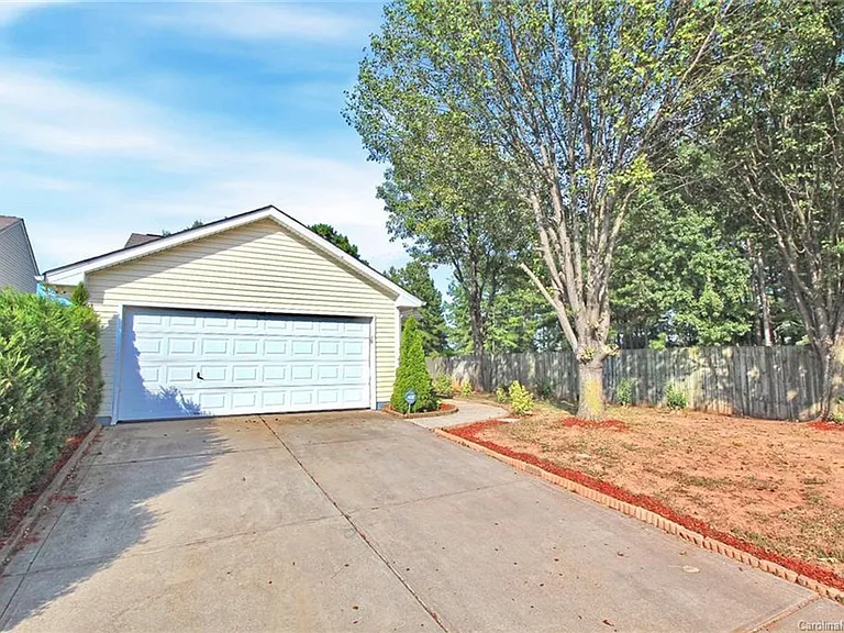 204 Tom Hunter Rd — Photo 22