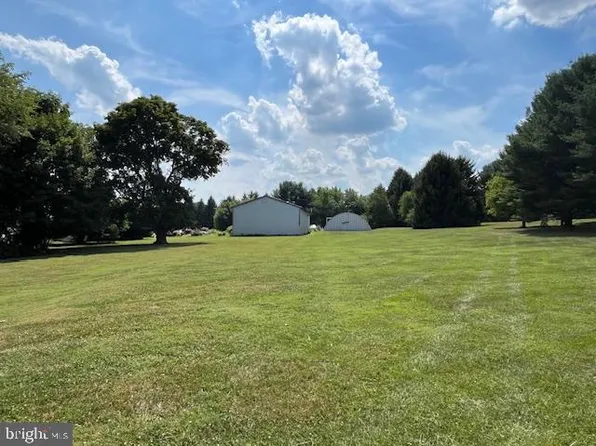 211 Upper Silver Lake Rd, Newtown, PA 18940