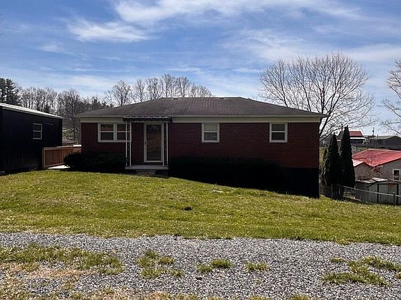 2nd image of 6 Coleman Cir