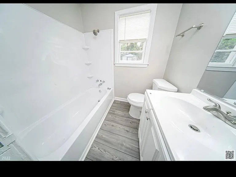 220 Ellis St — Photo 12