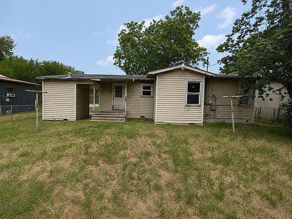 2nd image of 221 Charlotte Dr