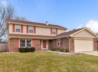 1519 Huntleigh Dr, Wheaton, IL 60189