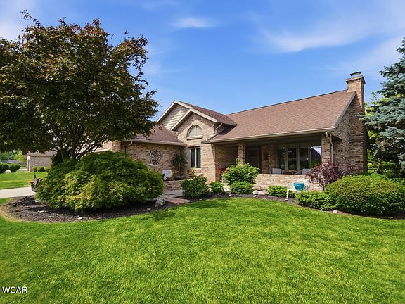 3rd image of 2721 Carolyn Dr