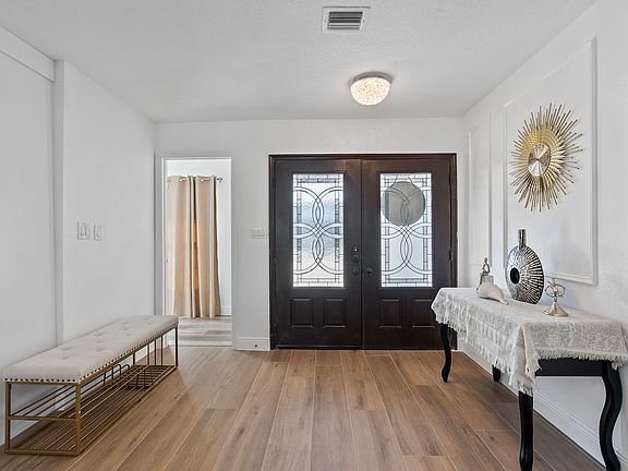 4th image of 4636 Bay Crest Dr