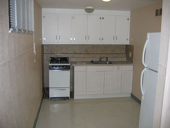 1-Bdrm unit - Kitchen