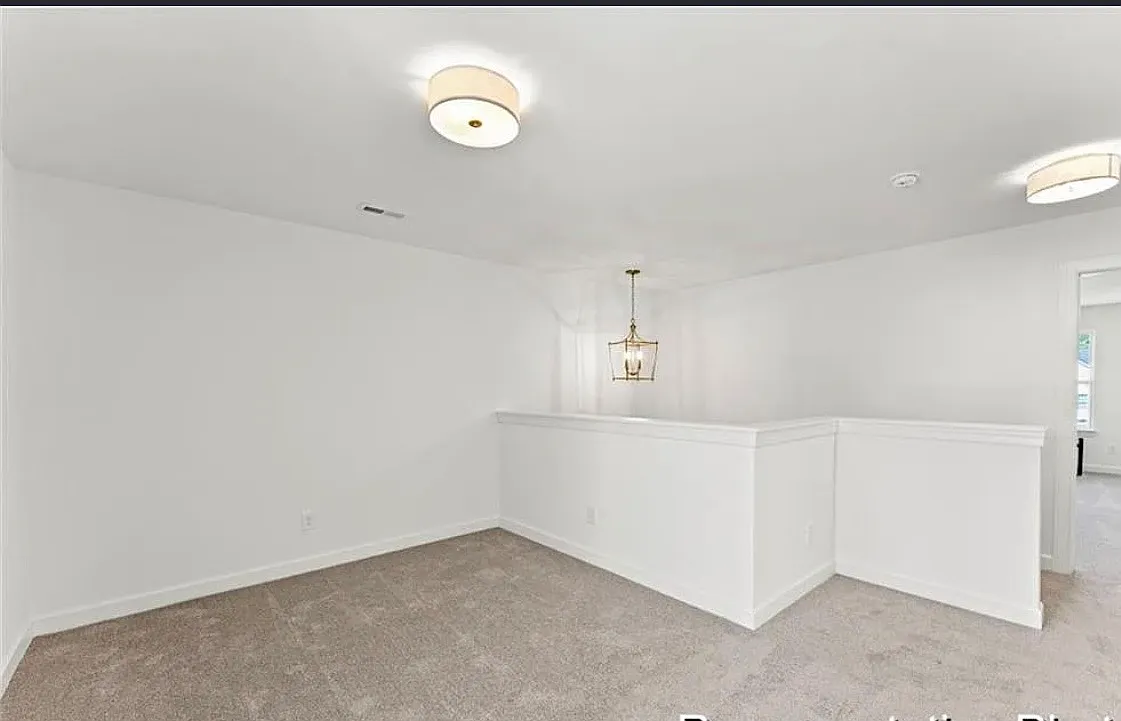 3 bed, 2.5 bath, 2206 sqft, $2,400 — Photo 4