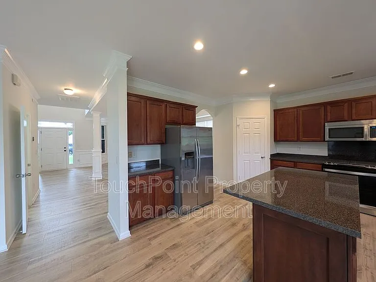 2009 City Lights Dr — Photo 4