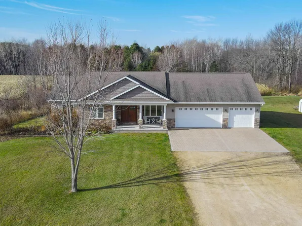 N9193 County Road F, Shiocton, WI 54170