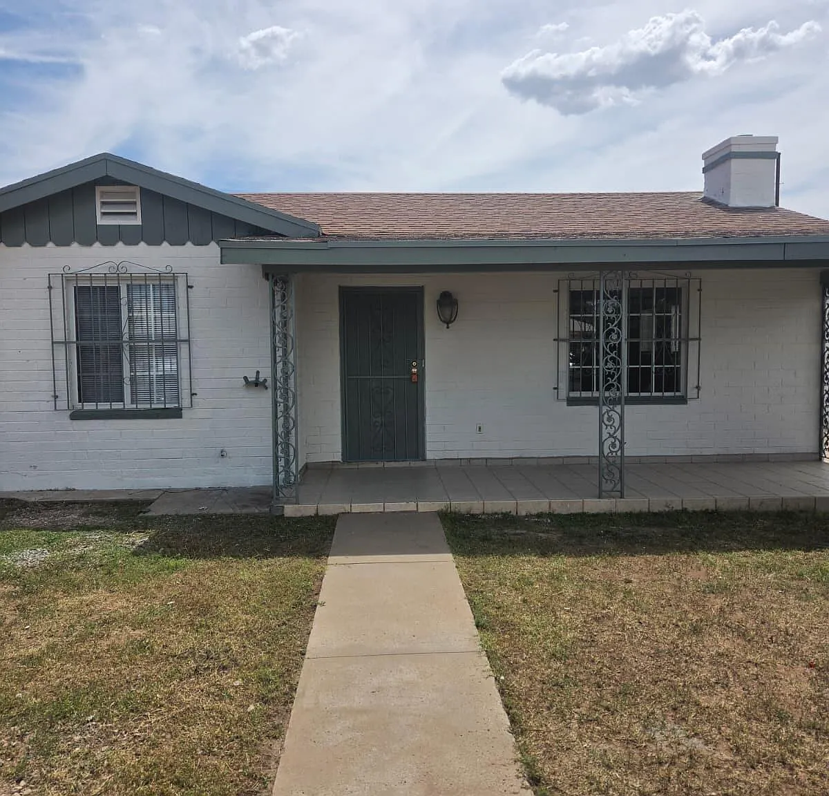 3 bed, 2.0 bath, 1360 sqft, $1,600 — Photo 2