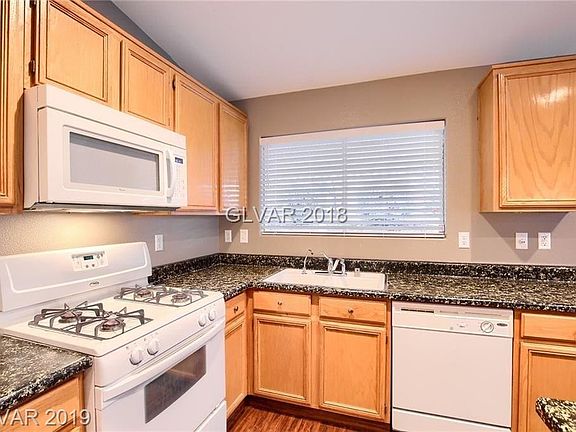 4th image of 422 River Glider Ave
