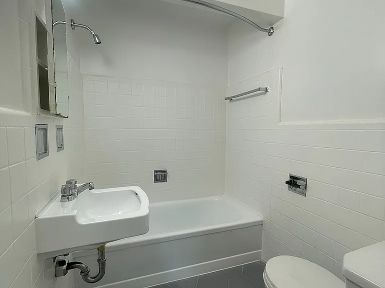 3950 Lawrence Ave E — Photo 8