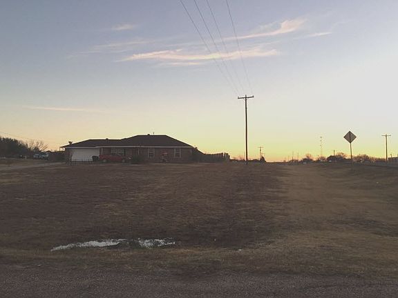 3rd image of 103 Creekview Cir