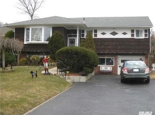 2112 Howell St, Bellmore, NY 11710