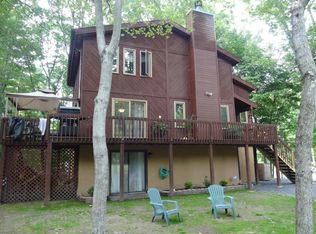 3172 Greenbriar Dr, East Stroudsburg, PA 18301