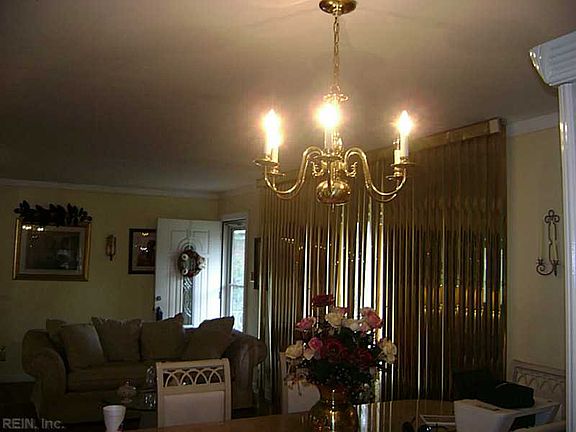 4th image of 6304 Knob Hill Dr