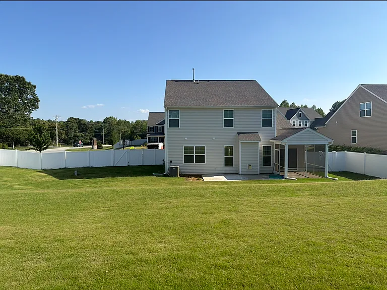 110 Park Place Cir — Photo 2