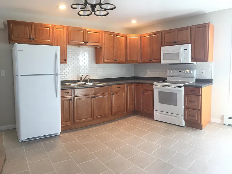 13 Dyer St #C — Photo 1