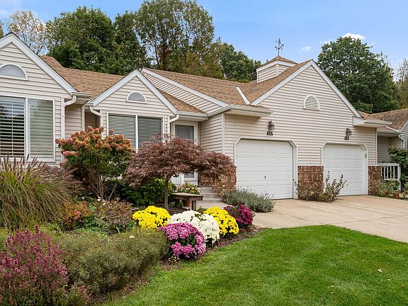 4th image of 455 Amity Ln #14